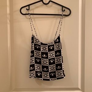 Black and white tanktop